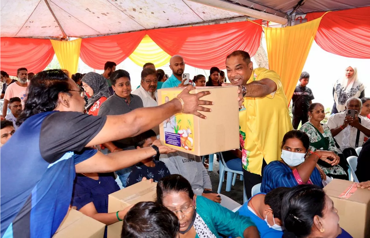 Sungai Buloh MP Delivers Ponggal Kits to Over 4,000 Residents