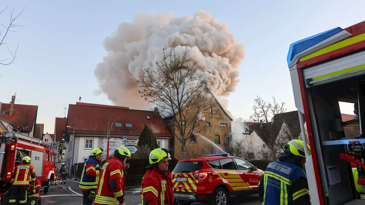 Fachwerkhaus in Vollbrand - Drei Vermissing