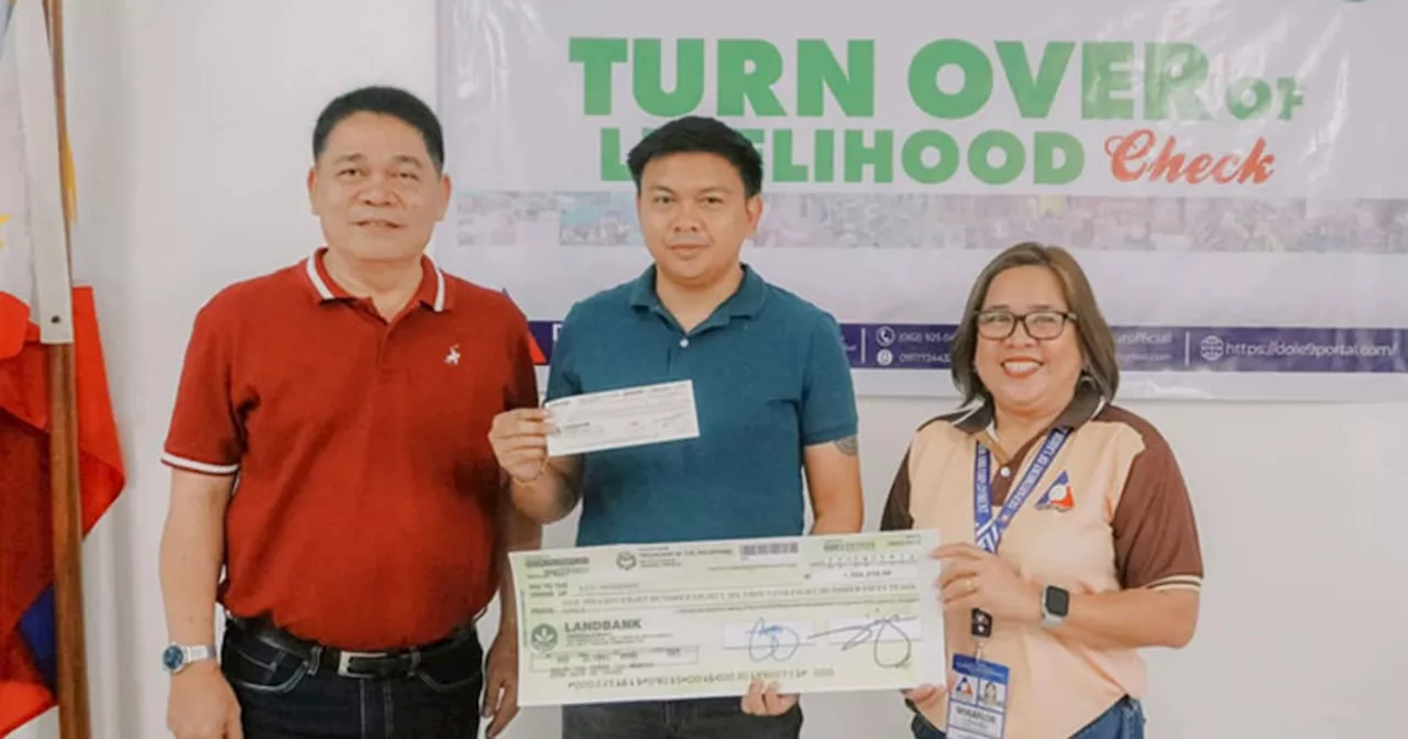 169 Marginalized Workers Receive Livelihood Assistance in Zamboanga del Sur