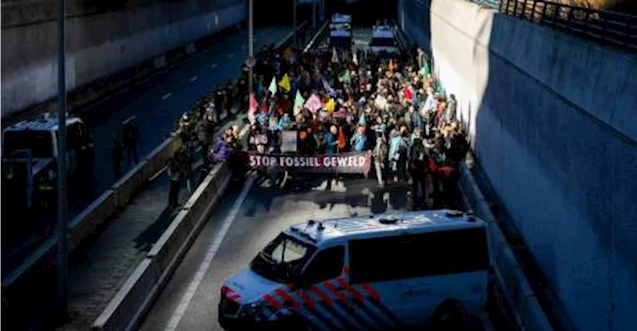 Dutch Police Break Up Climate Protest With Water Cannons