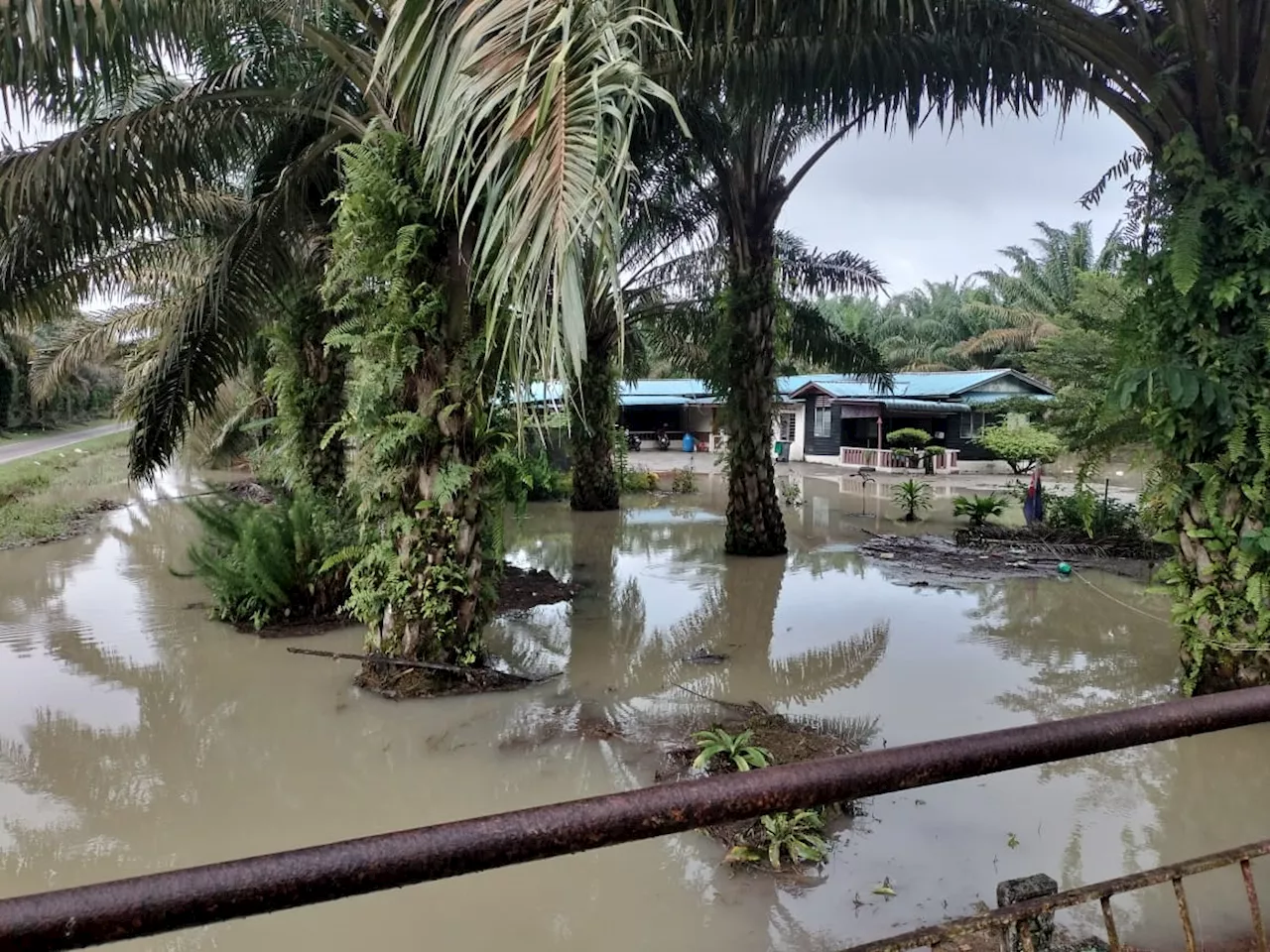 Five PPS Opened in Kluang Due to Flooding