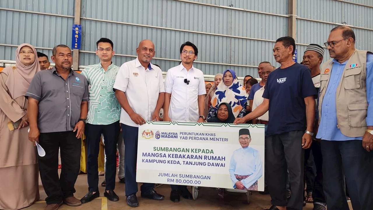 Perdana Menteri sumbang RM80,000 kepada mangsa kebakaran Tanjung Dawai