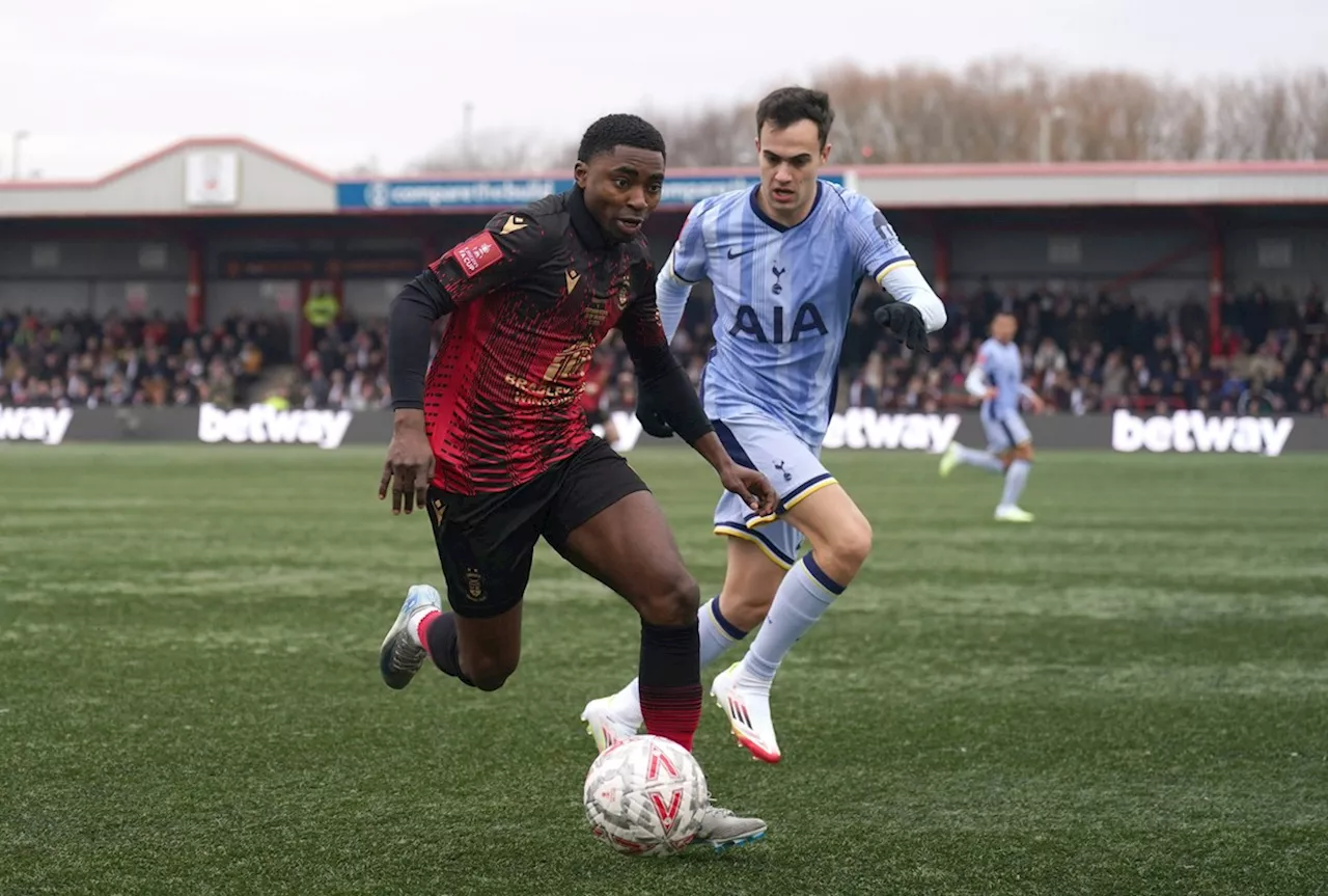 FA Cup op zijn best: spelers amateurclub dichten net tegen Spurs