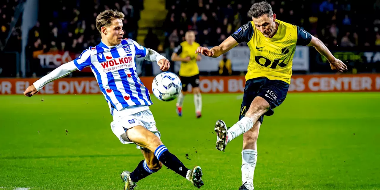 Afellay zag 'donkerrode' overtreding in Eredivisie: 'Die mag naar Specsavers'