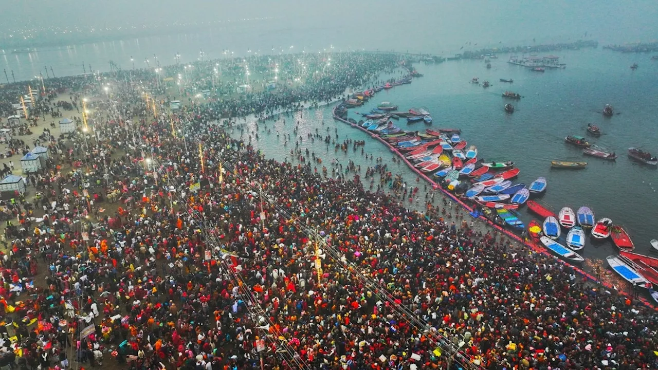 Maha Kumbh 2025: हेलीकॉप्टर राइड से महान मेले का एरियल व्यू