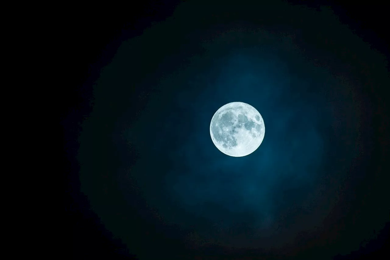 Pleine Lune du loup à Paris : vos plus belles photos de la capitale