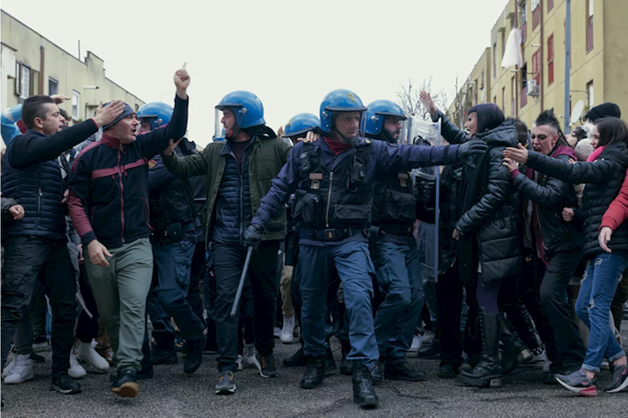 Acab: La Serie Netflix Che Riflette un'Italia in Conflitto