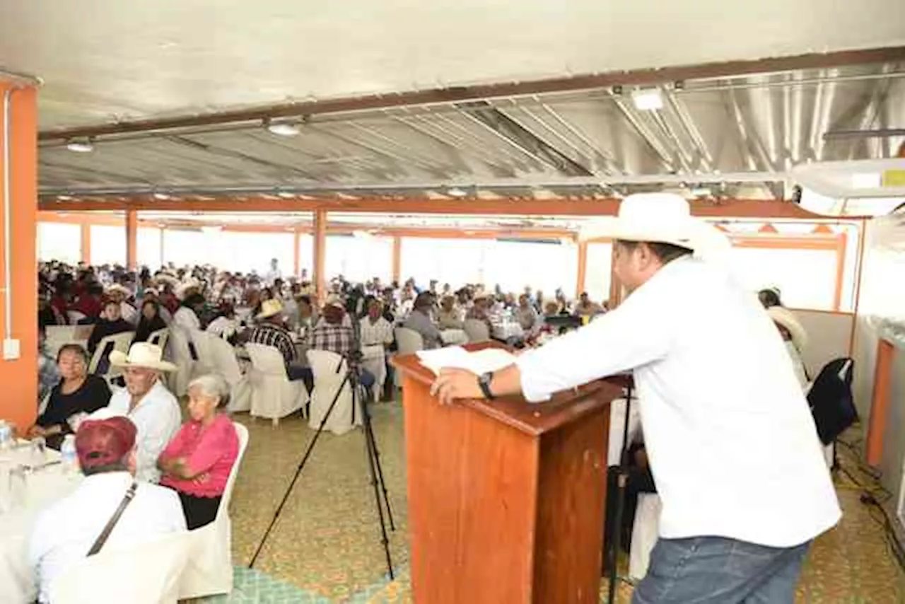 Reeligen a José Manuel Muñoz como presidente de la Ganadera de Sayula de Alemán