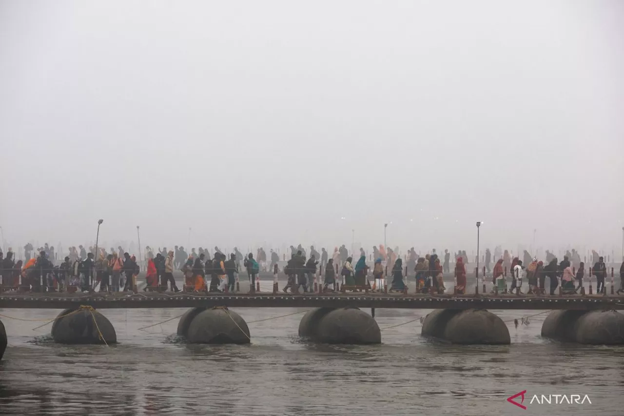 Festival keagamaan terbesar Maha Kumbh Mela dimulai