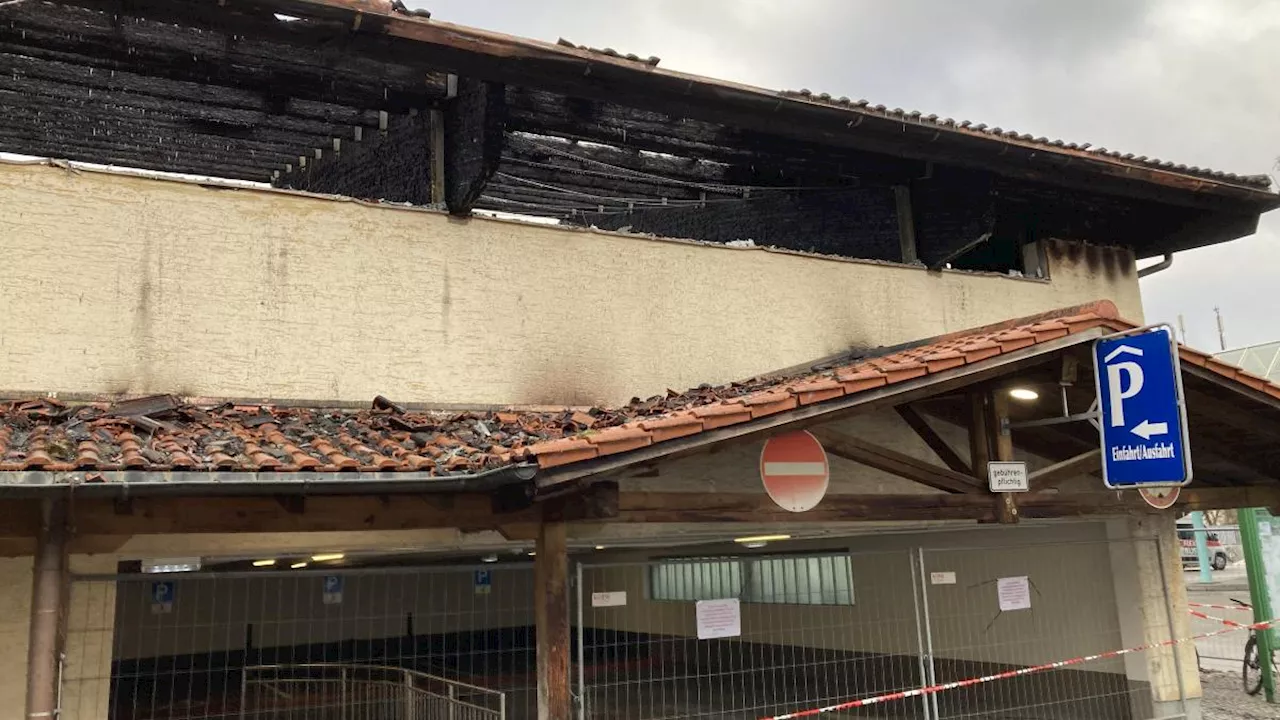 1,4 Millionen Euro Schaden: Großbrand legt Parkhaus lahm