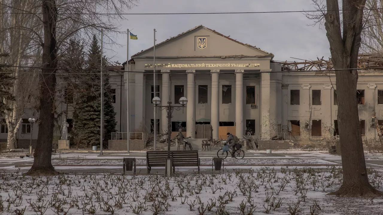 L'armée russe revendique la prise de Pichtchané, village minier stratégique en Ukraine