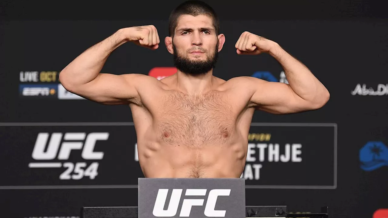 Khabib Nurmagomedov Escorted Off Flight After Dispute With Airline Staff