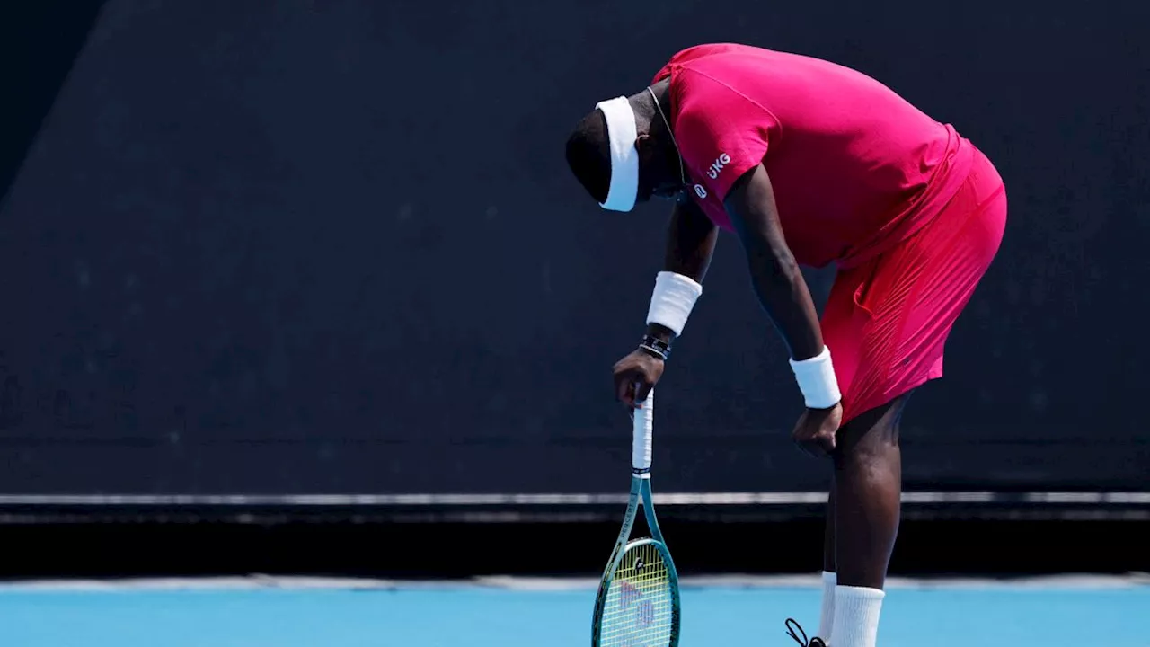 Australian Open: Tiafoe übergibt sich bei Fünf-Satz-Marathon auf dem Platz