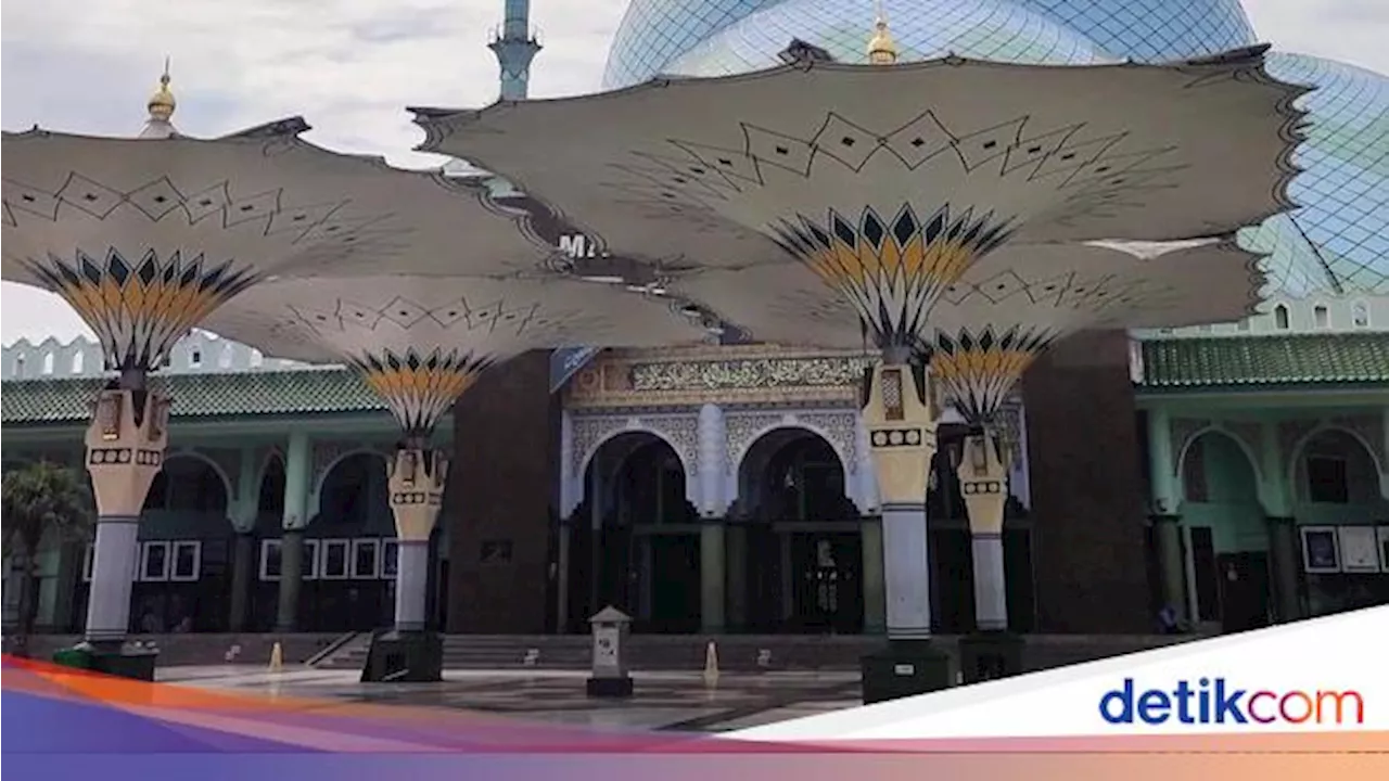 Masjid Raya Al-A'zhom: Kemegahan Kubah dan Pesona Arsitektur