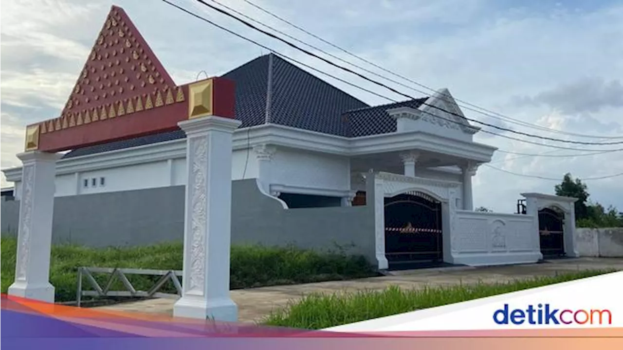 Rumah Kadisnakertrans Sumsel Disegel