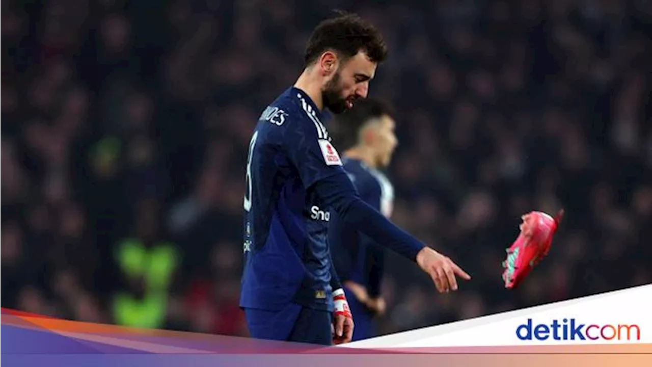 Bruno Fernandes Tantrum Lempar Sepatu, Berujung Kartu Kuning