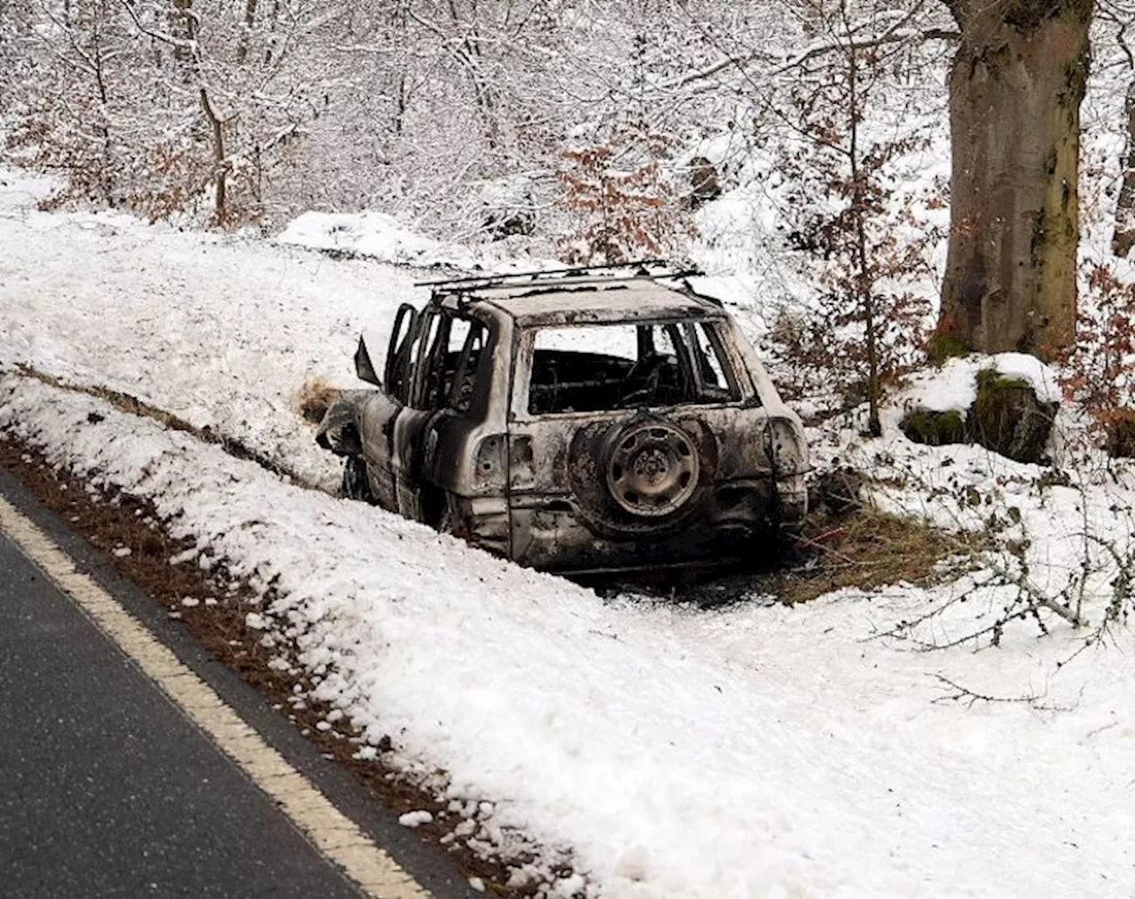 Eifel: Leiche in Auto-Wrack - Polizei mit ersten Hinweisen