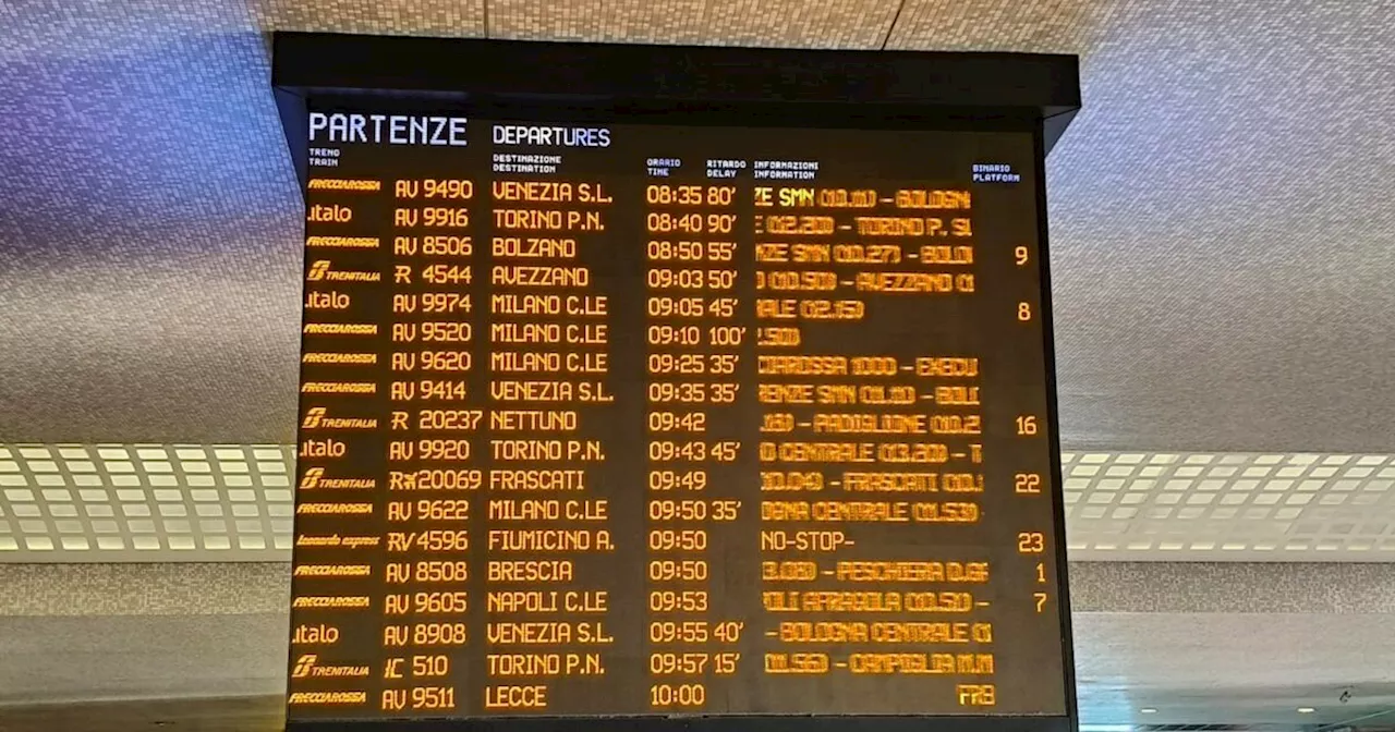 Treni, nuovo giorno di agonia per chi viaggia: ritardi fino a 100 minuti a Roma Termini per…