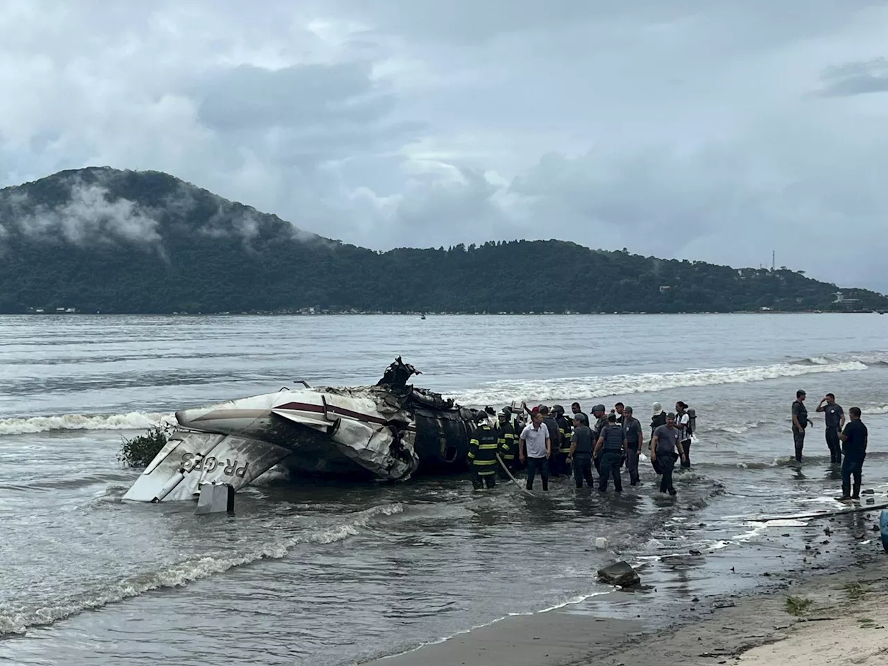 Vídeo mostra avião segundos antes do acidente em Ubatuba