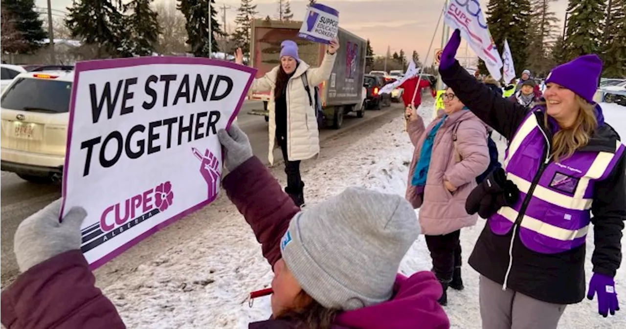 Thousands of school support workers on strike in Edmonton, nearby communities