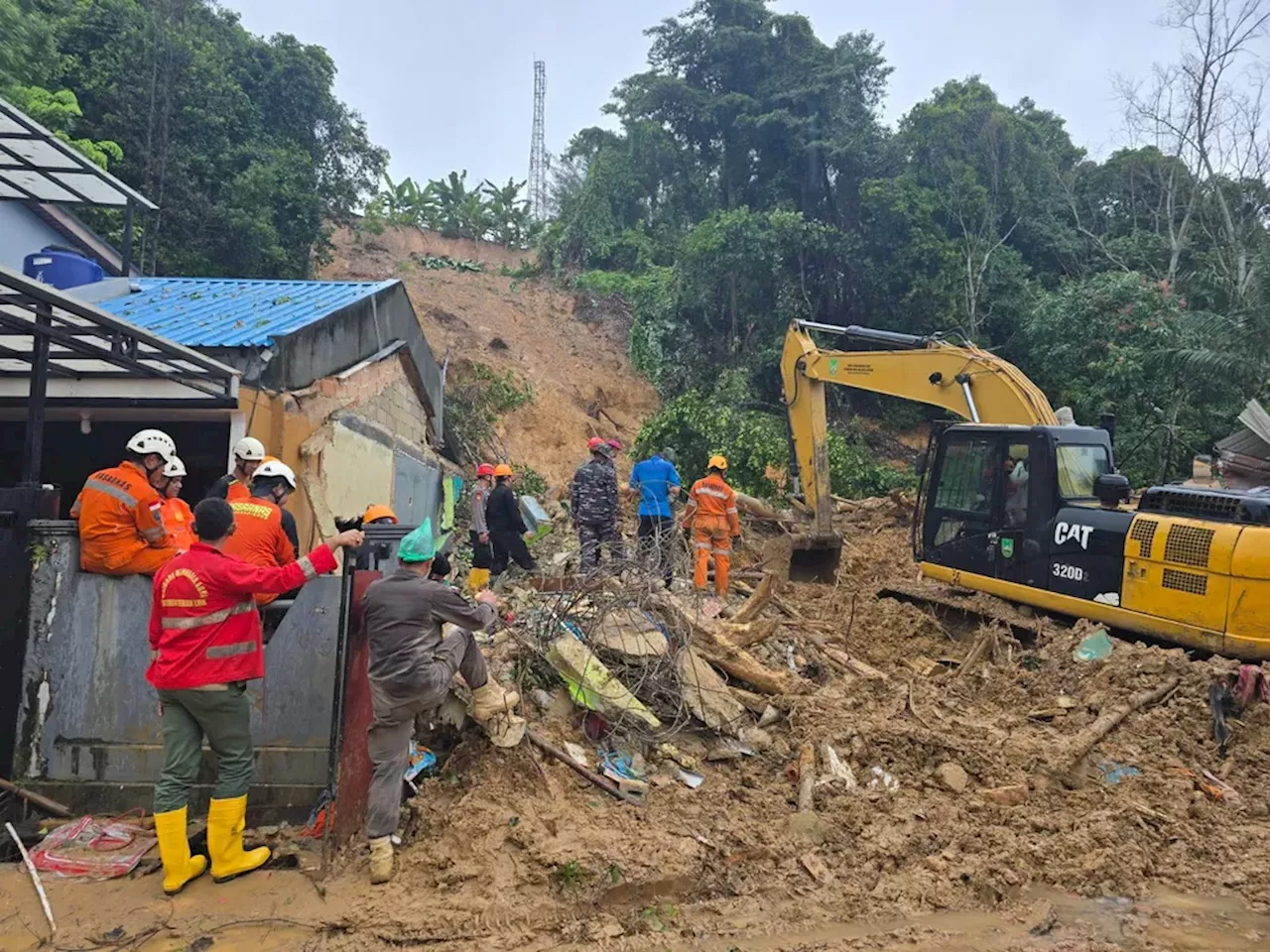 Longsor di Batam, Dua Warga Tewas, Dua Lainnya dalam Pencarian