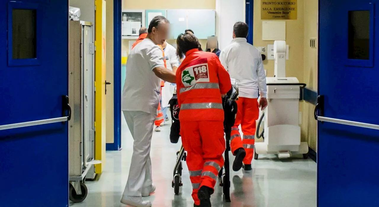 Terni, pronto soccorso in tilt e reparti strapieni: ospedale nella bufera