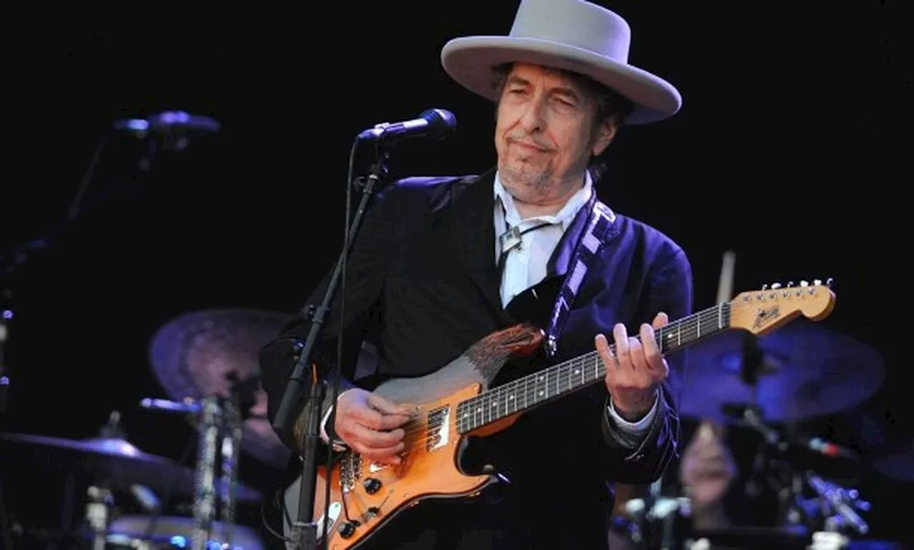 Itens raros de Bob Dylan, incluindo rascunho original de 'Mr. Tamborine Man', vão a leilão nos Estados Unidos