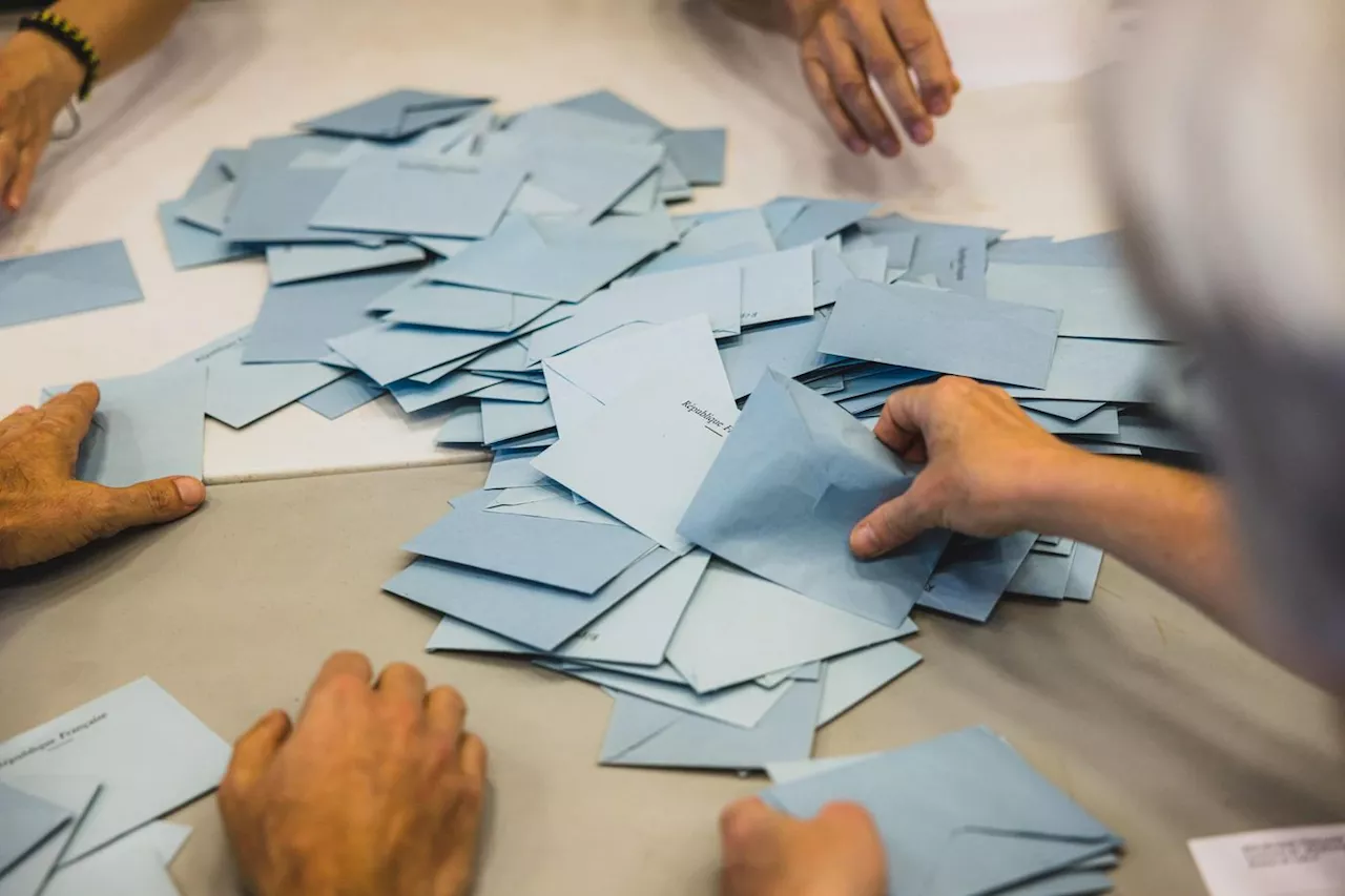 Législatives partielles en Isère : duel NFP Ensemble au second tour