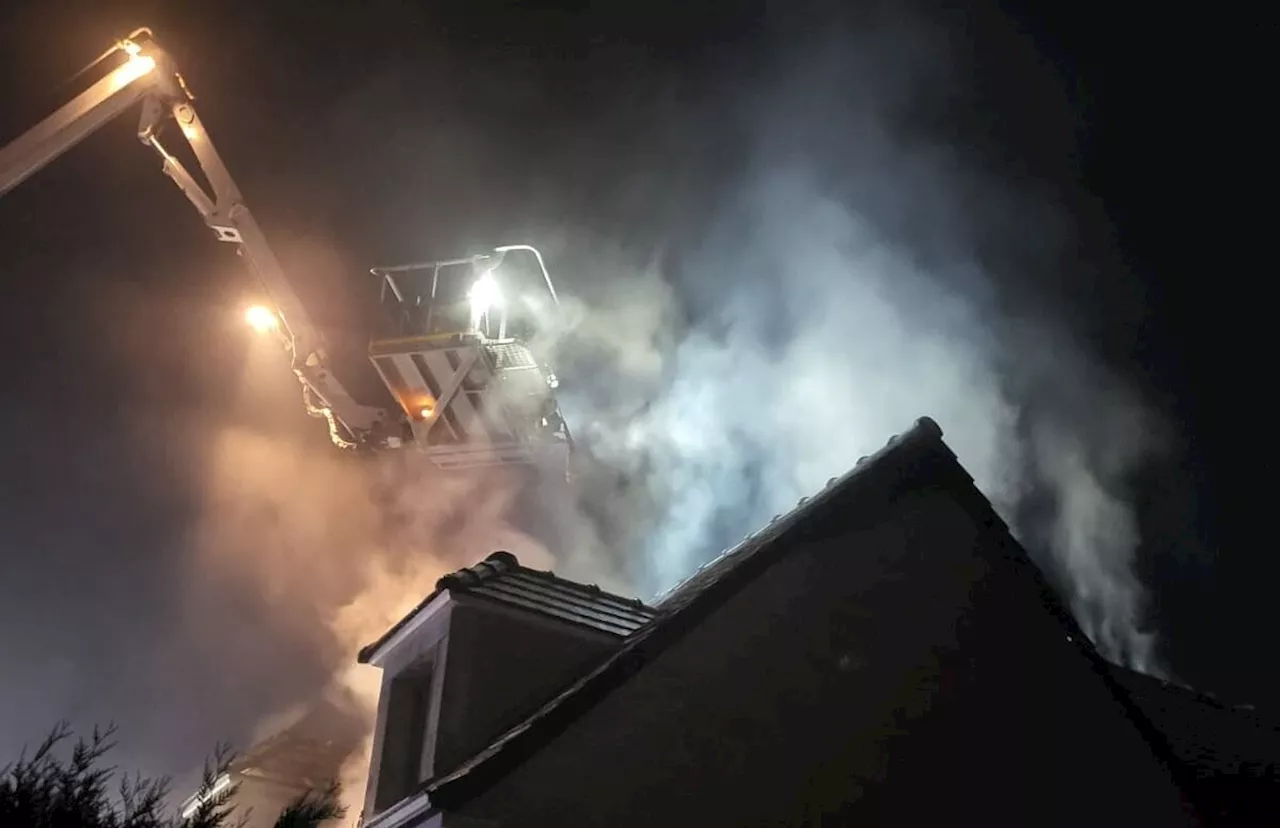 La toiture d'une maison prend feu dans l'Oise, les pompiers limitent les dégâts