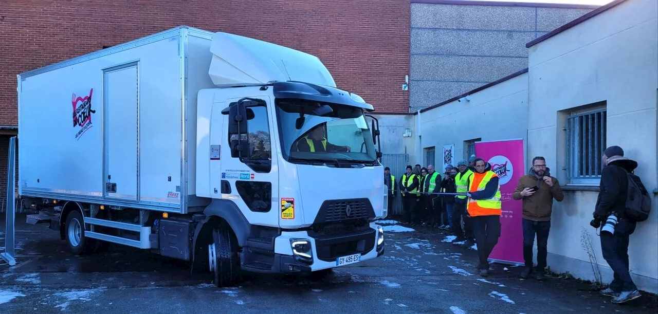 Les Restos du cœur de Nord-Lille reçoivent un nouveau camion après les dégradations de septembre