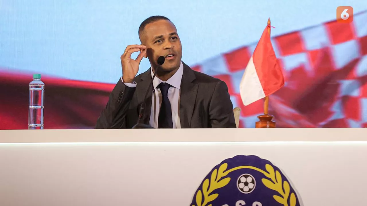 Patrick Kluivert Tak Tersinggung dengan Tagar #KluivertOut, Siap Rebut Hati Fans Timnas Indonesia