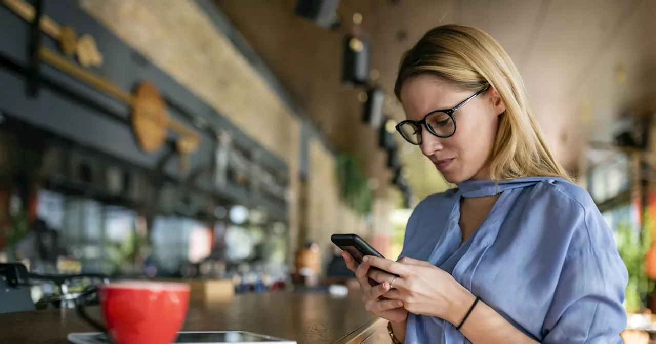 Voici les conséquences néfastes du scrolling sur le cerveau, selon un neurologue