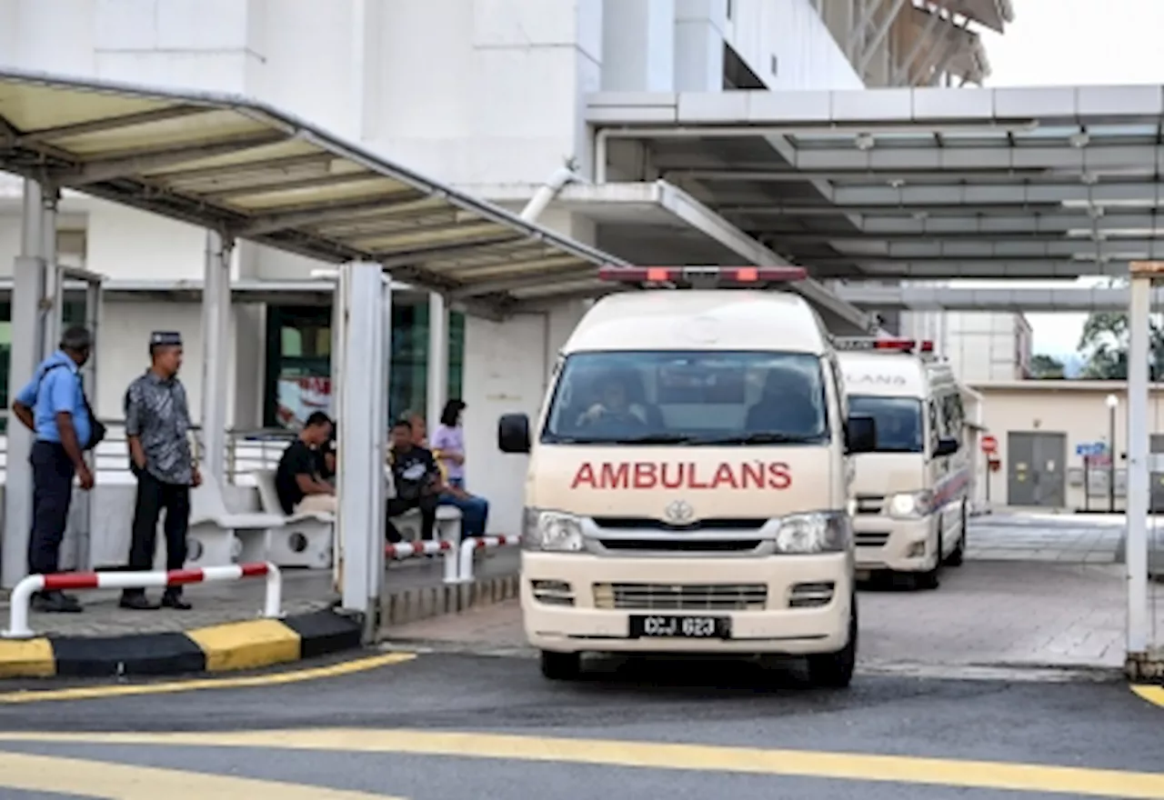 Express bus overturns on road near Kanowit, 18 out of 28 on board hurt