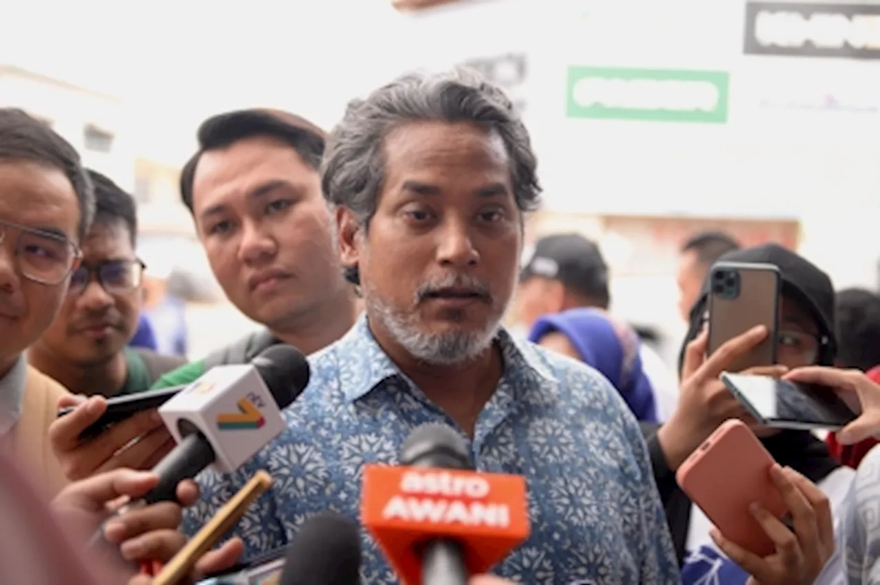 Police to record Khairy Jamaluddin’s statement over Najib’s house document claim