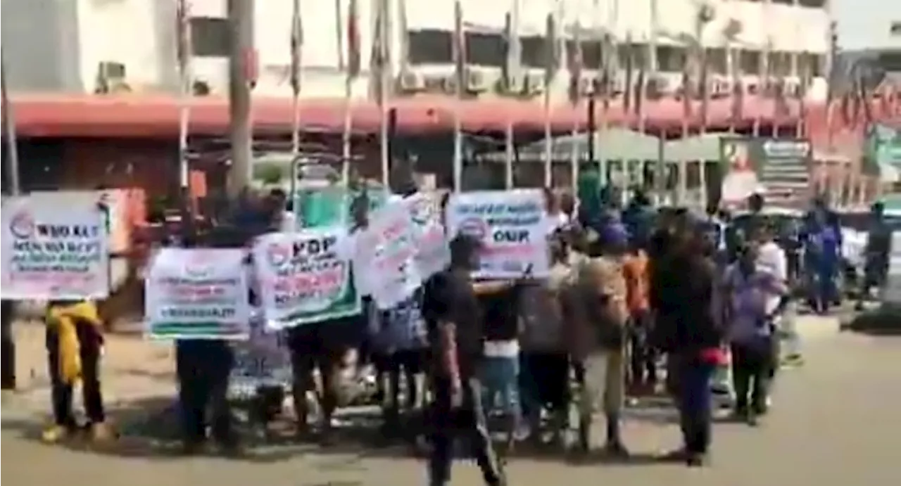 PDP Headquarters in Abuja Witnesses Protest Over National Secretary Position