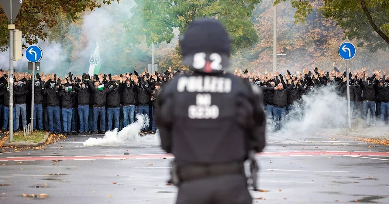 Streit um Polizeikosten im Fußball: Karlsruhe fällt Urteil