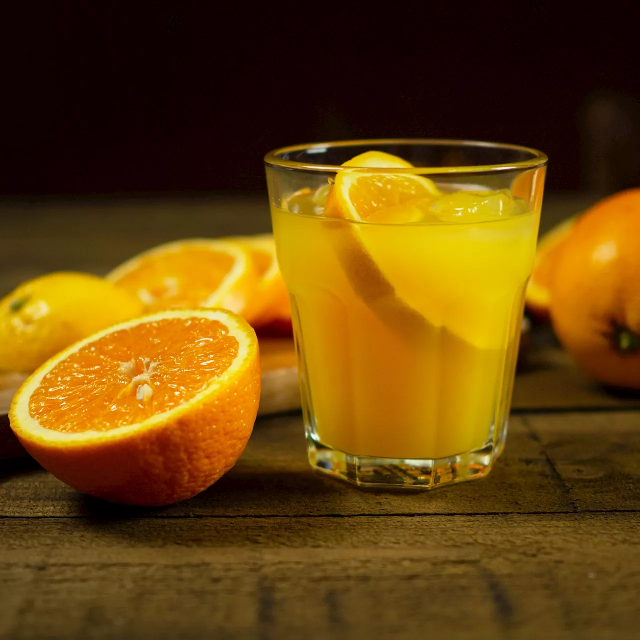 Jus d'orange : pourquoi pourrait-il disparaître peu à peu des rayons de nos supermarchés ?