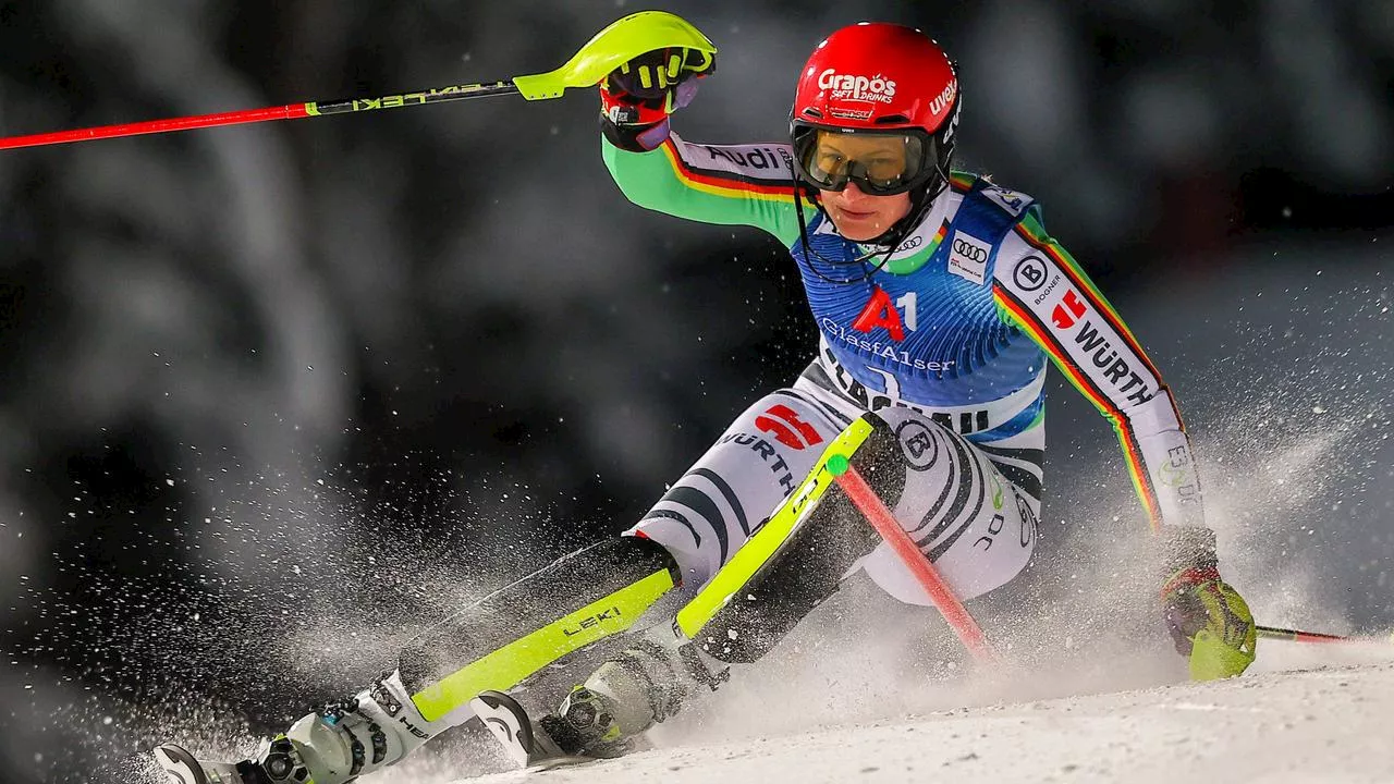 Lena Dürr auf Wiedergutmachung beim Flutlichtspektakel in Flachau