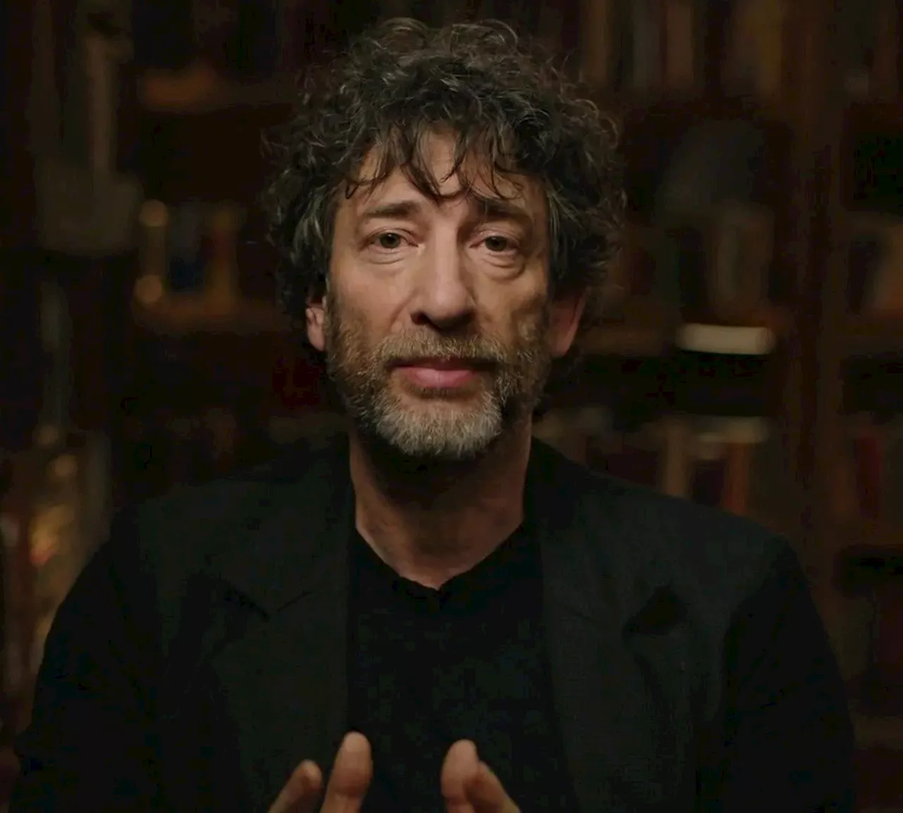 Neil Gaiman é acusado de abuso por ex-parceiras e fãs