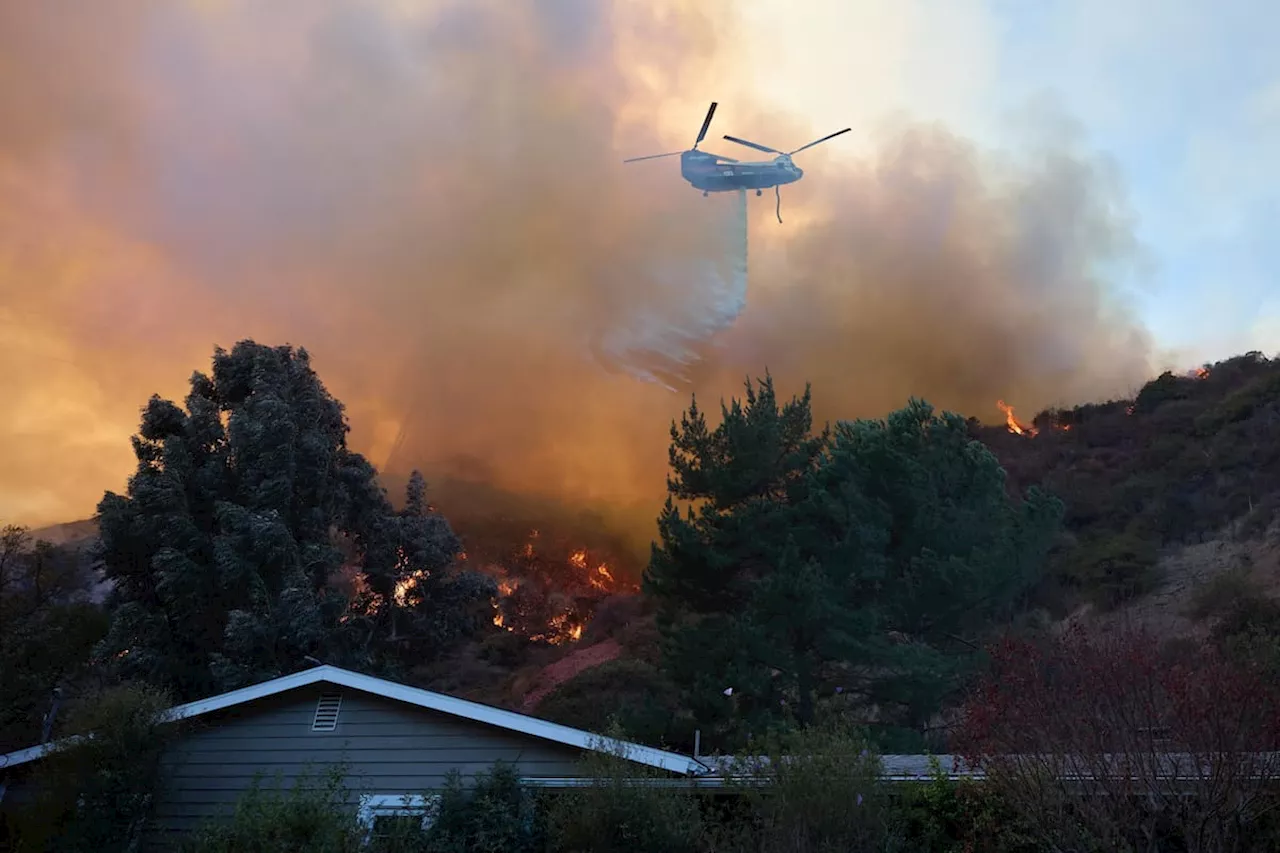 Los vientos de Santa Ana, un fenómeno que aviva los incendios de Los Ángeles