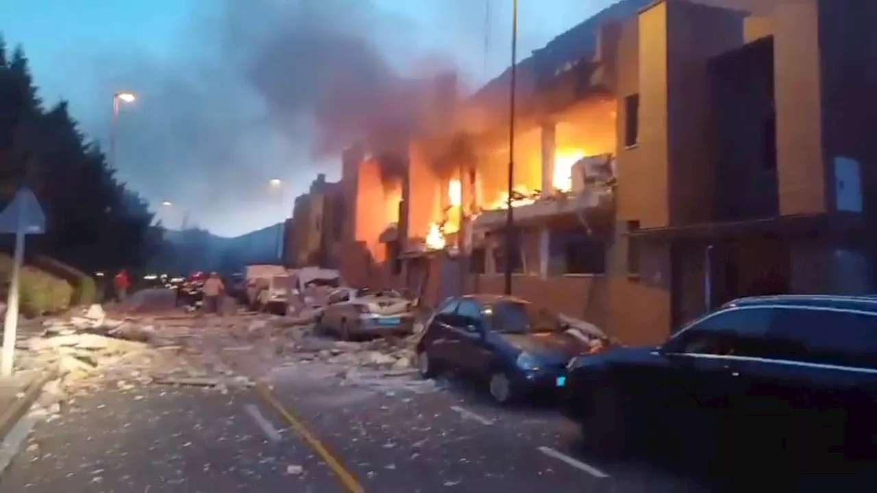 VÍDEO: Impactantes imágenes y gritos tras la explosión de un bloque de viviendas en Noáin, Navarra