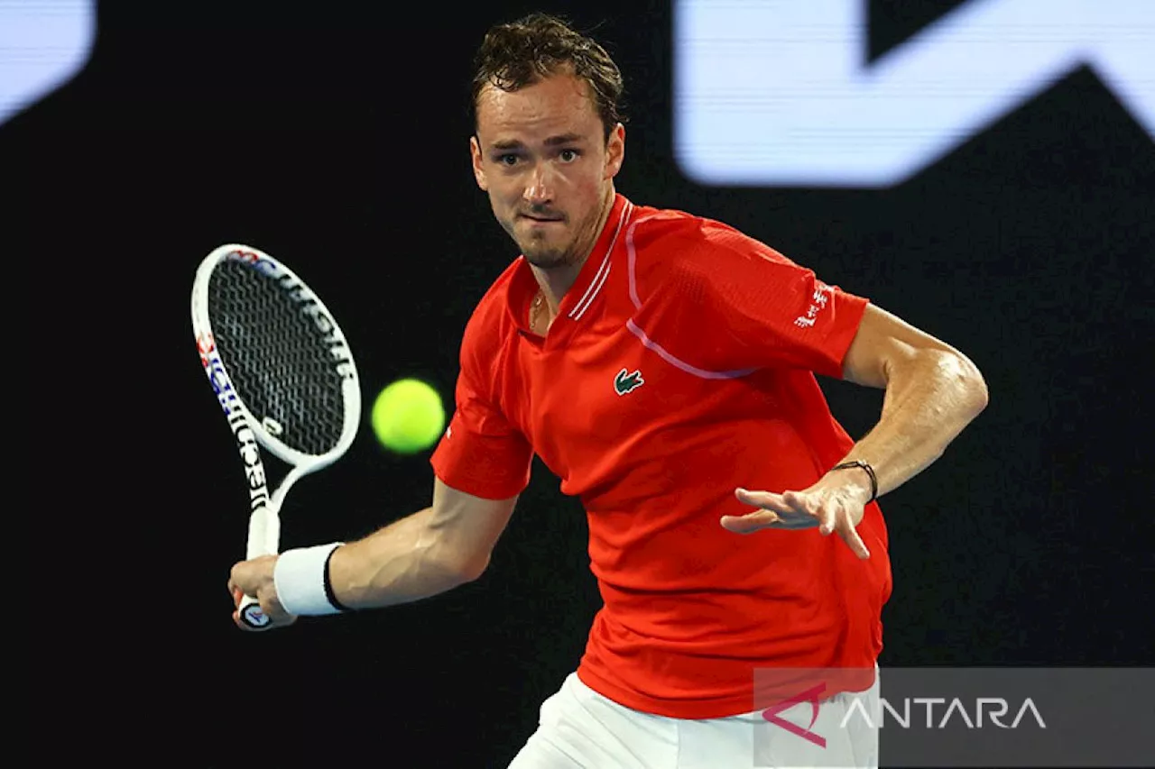 Medvedev Raih Kemenangan Berdurasi Panjang di Babak Pertama Australian Open