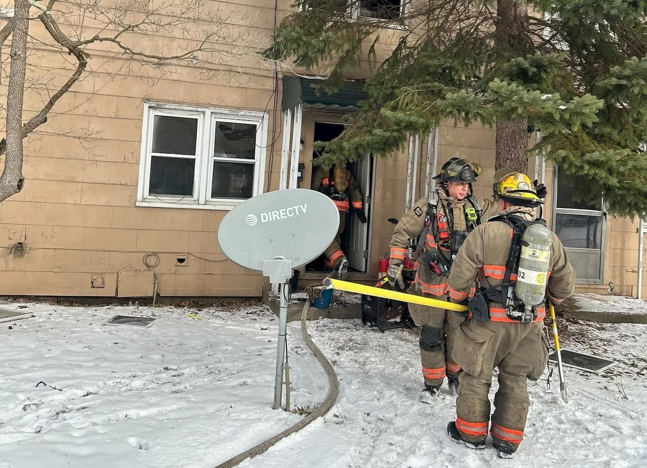 Children jump from 2nd floor of apartment building to escape fire