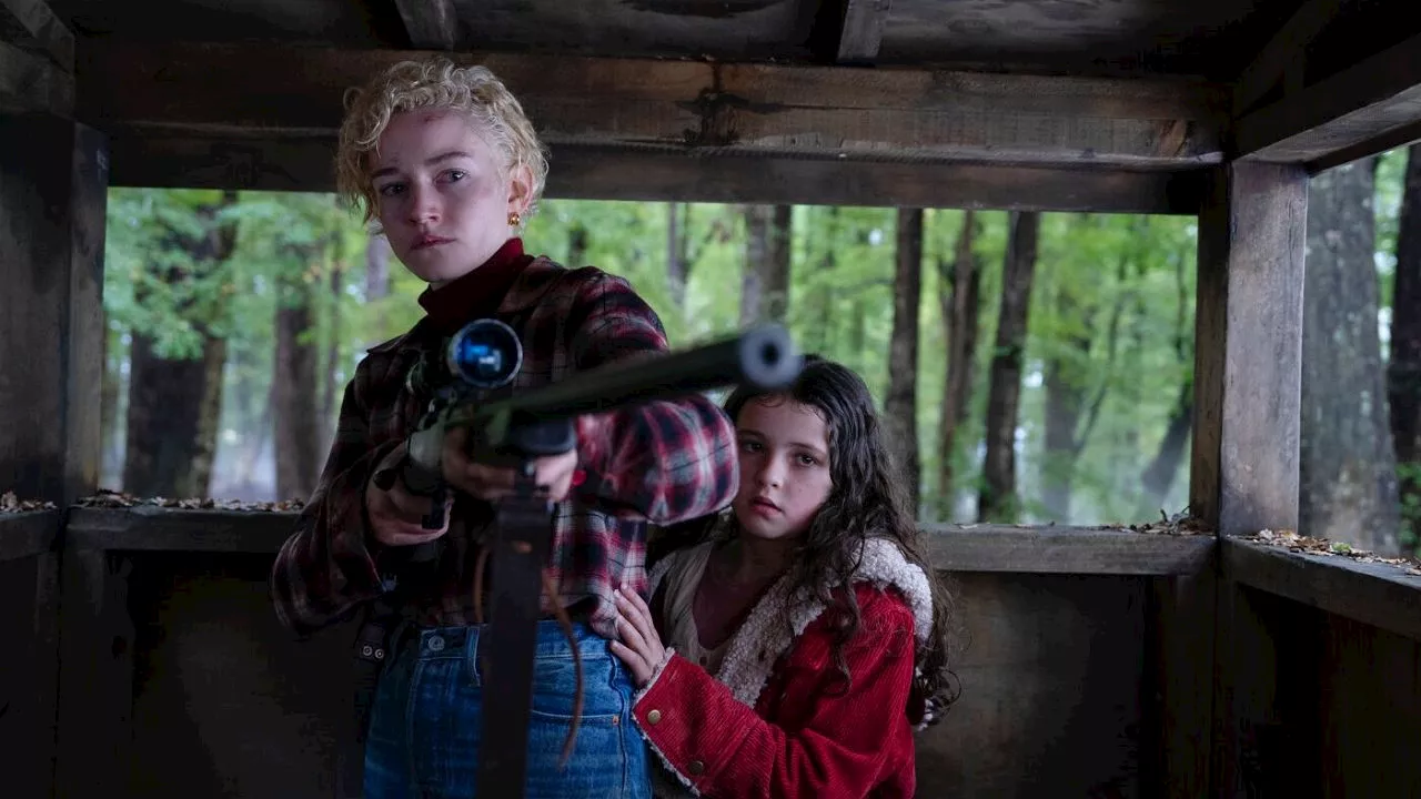 Wolf Man, la trama e l'intervista esclusiva a Julia Garner