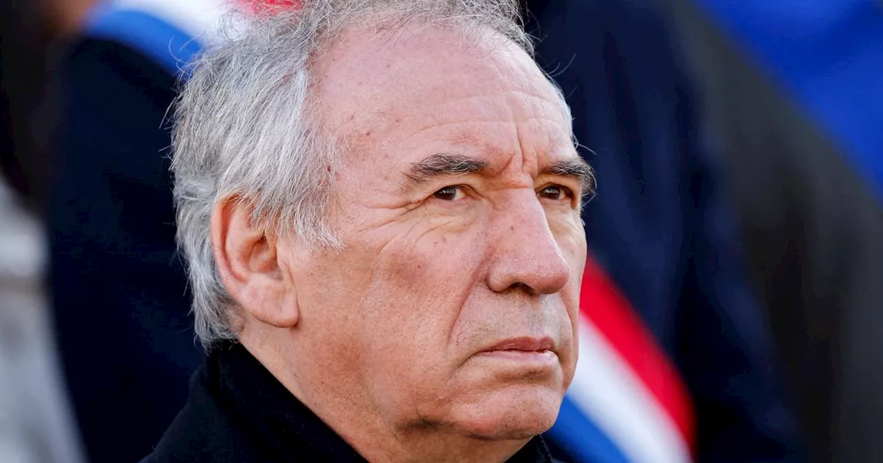 François Bayrou prononce son discours de politique générale dans une Ve République agonisante