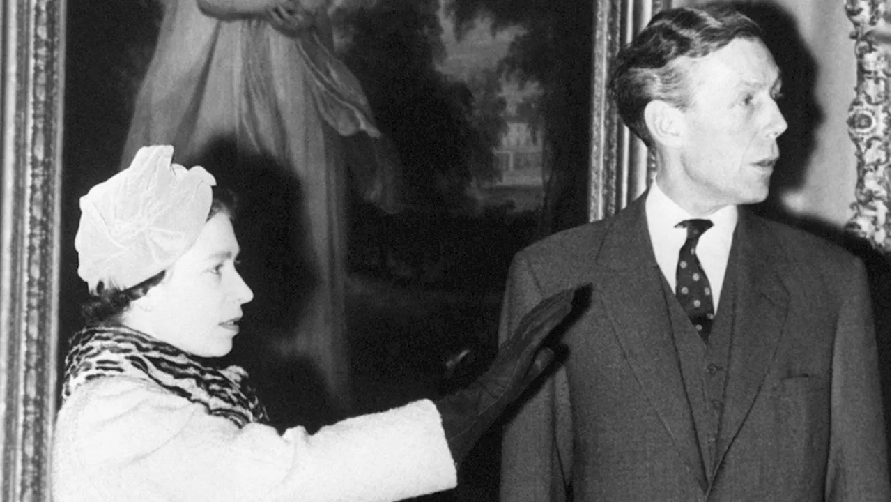 Queen Elizabeth II wasn't told about Soviet spy in her palace, declassified MI5 files show