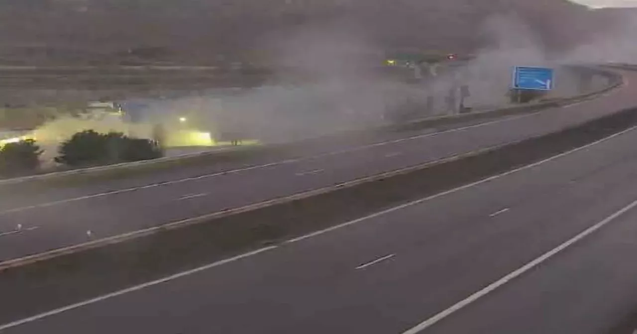 M90 closed in both directions as smoke billows from huge recycling centre blaze