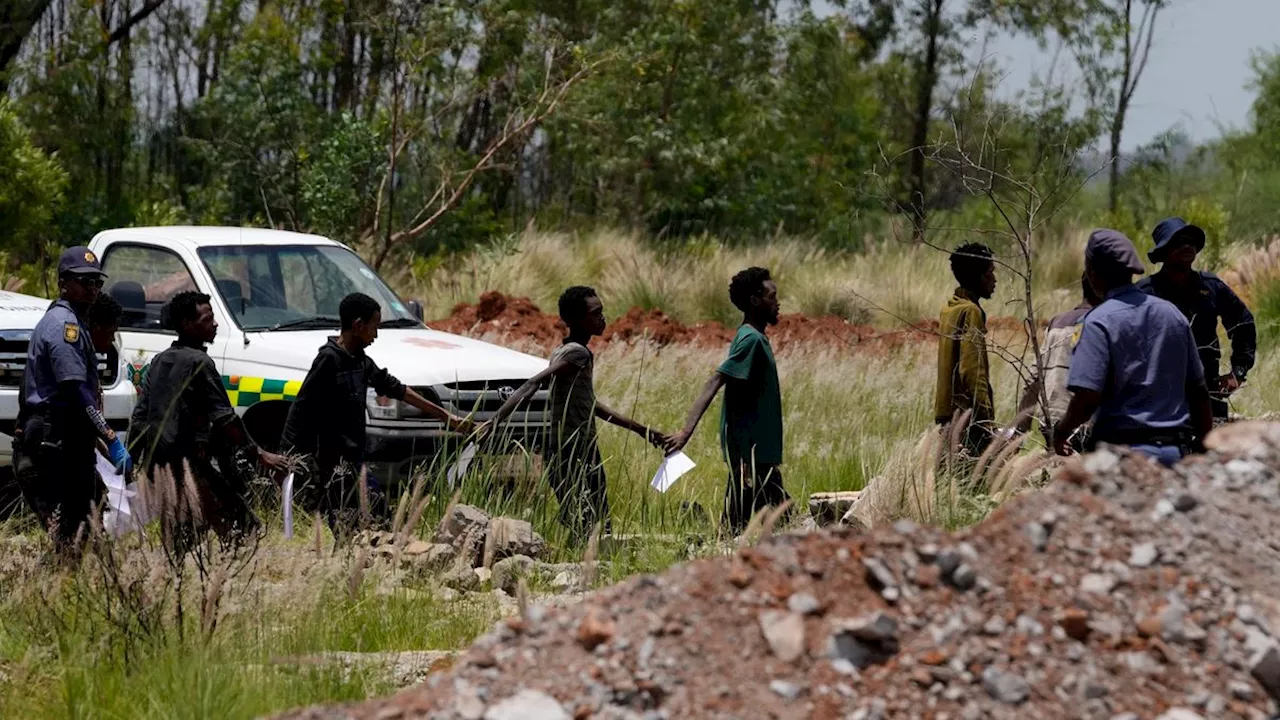 Illegale Mine in Stilfontein: Helfer retten 81 Bergleute in Südafrika