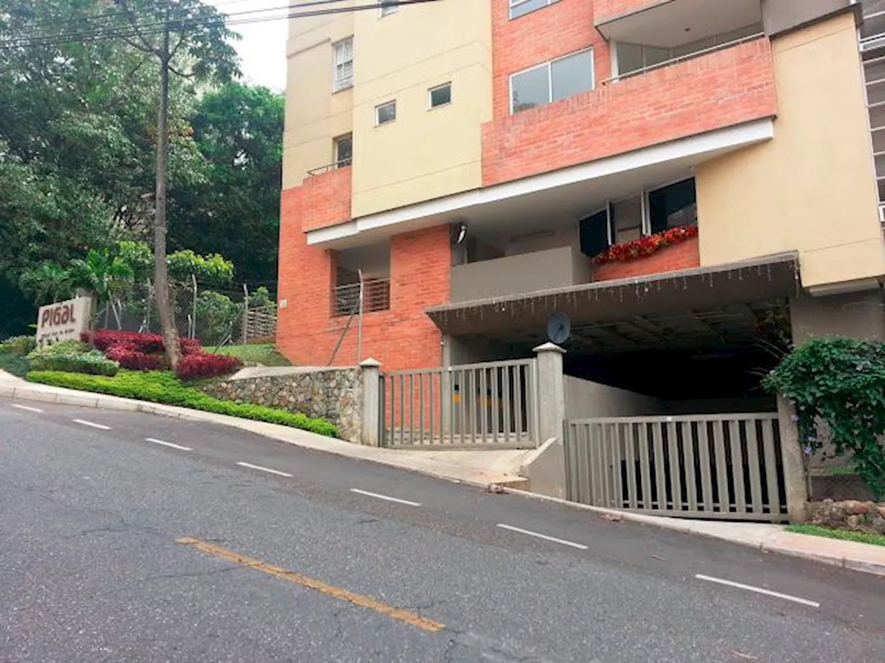 Estadounidense murió al caer desde el piso 11 de un edificio en El Poblado