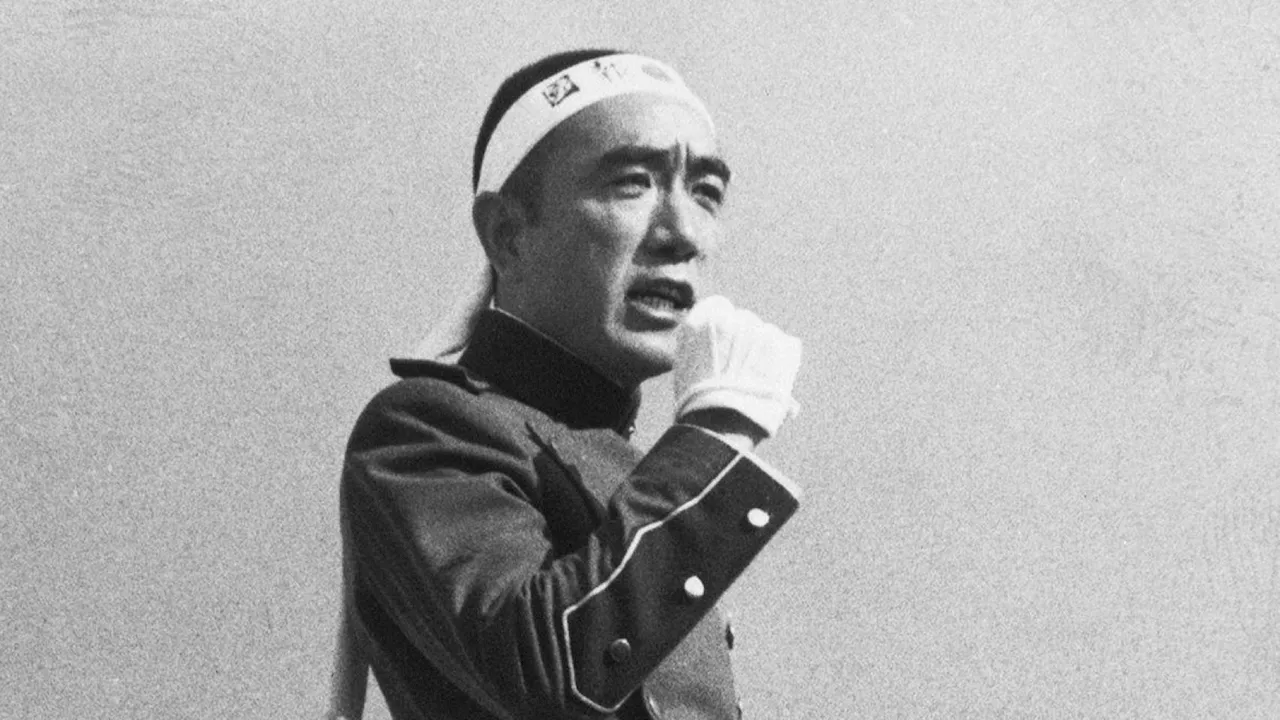 100 años de Yukio Mishima: de la gloria literaria al suicidio por 'seppuku'